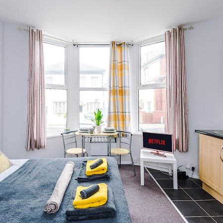 Empire Blackpool Apartments - Dickson Road エクステリア 写真